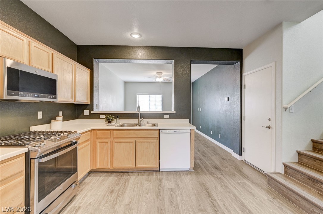 6333 Currant Lake Way