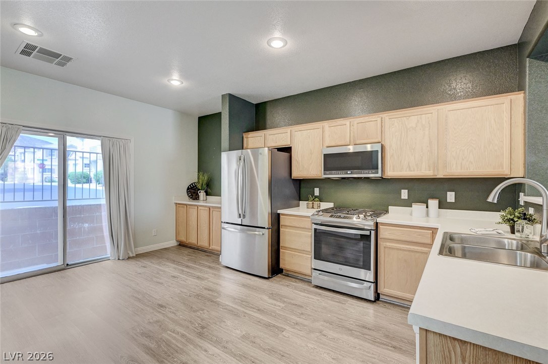 6333 Currant Lake Way