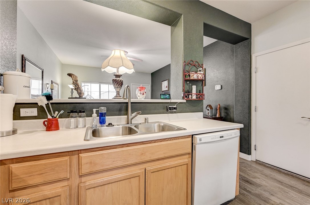 6333 Currant Lake Way