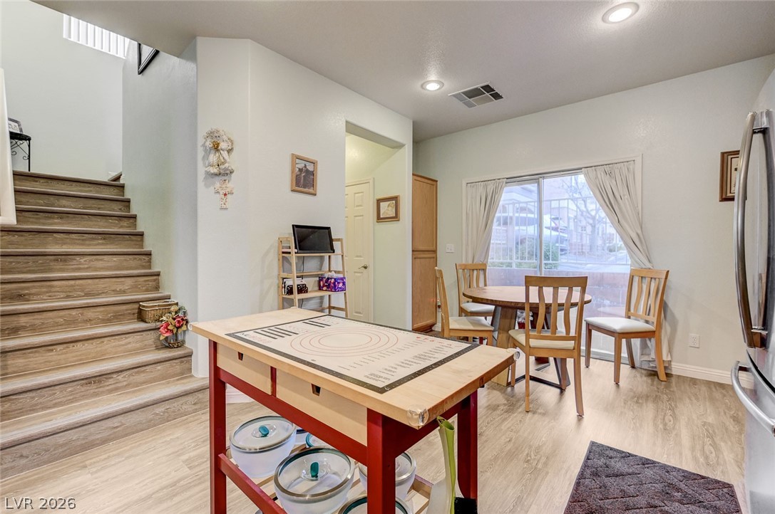 6333 Currant Lake Way