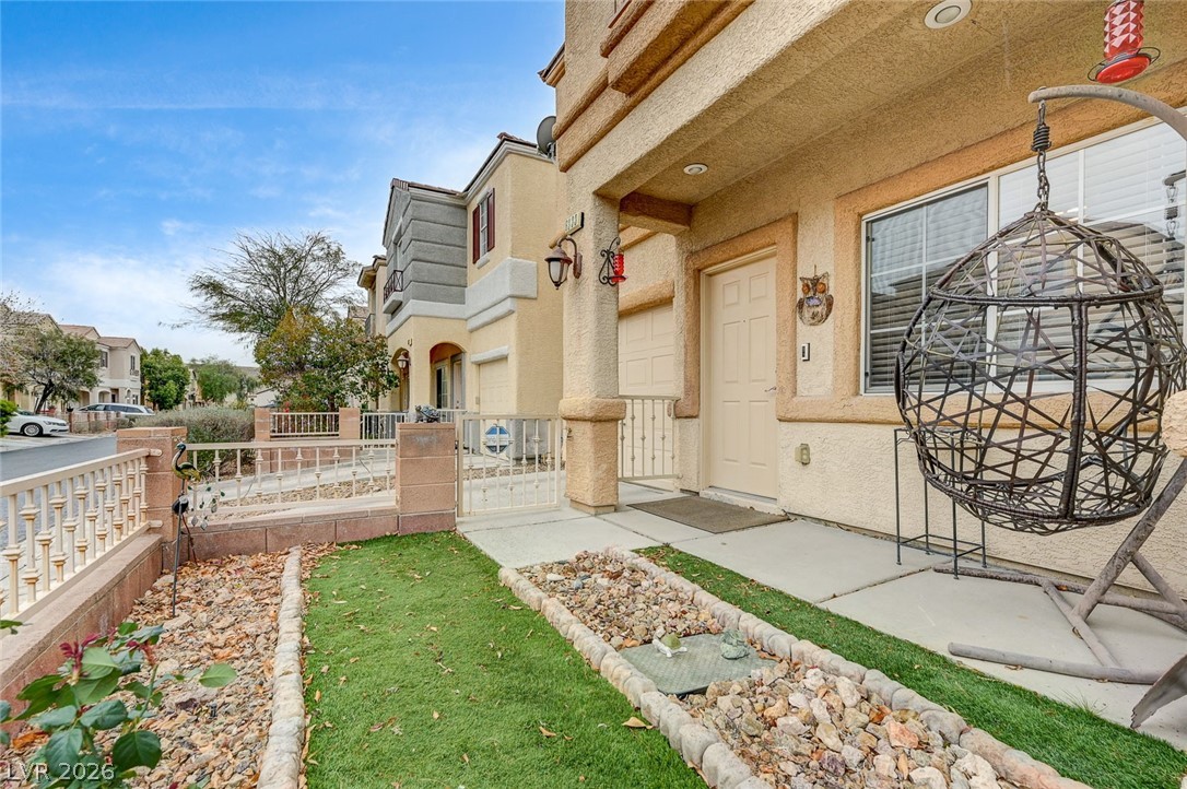 6333 Currant Lake Way