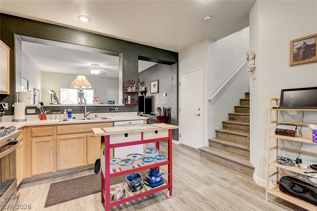 6333 Currant Lake Way