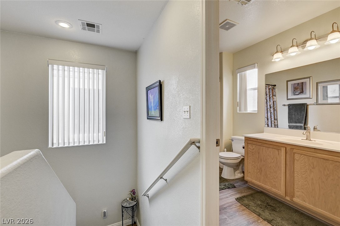 6333 Currant Lake Way