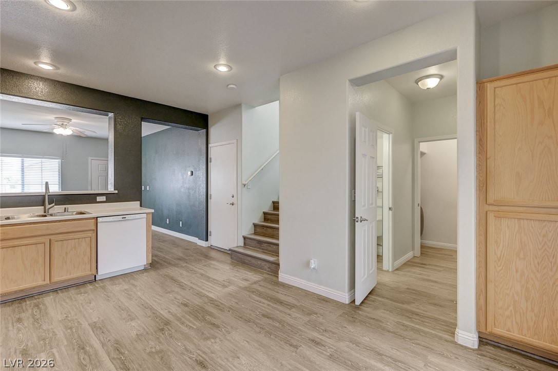 6333 Currant Lake Way