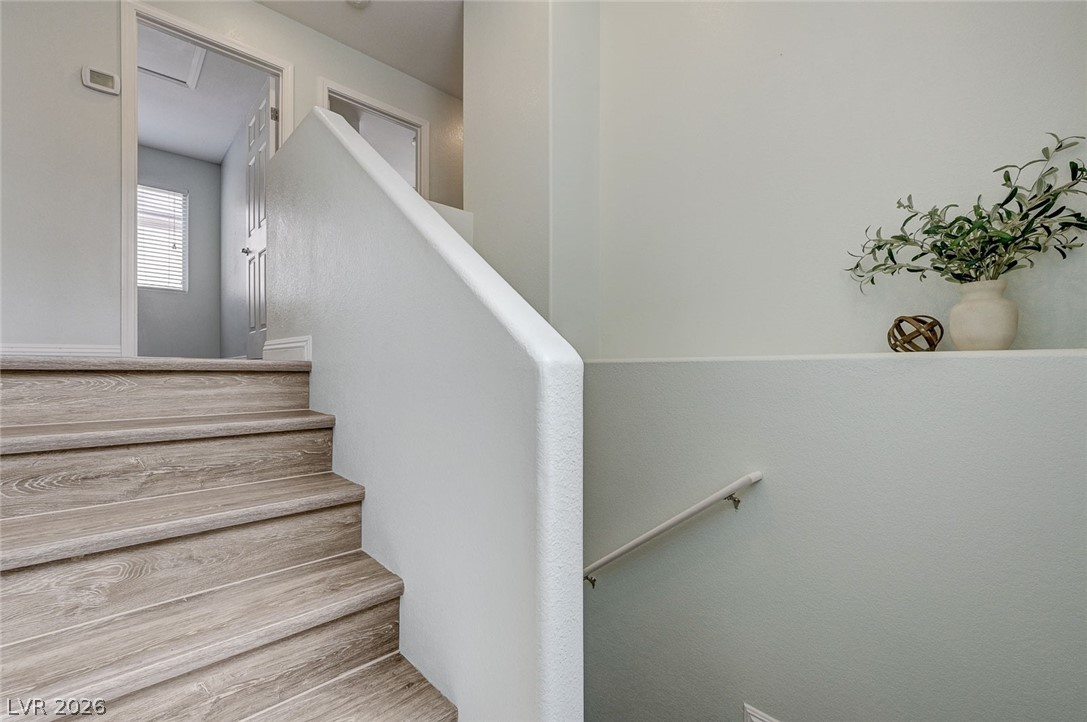 6333 Currant Lake Way