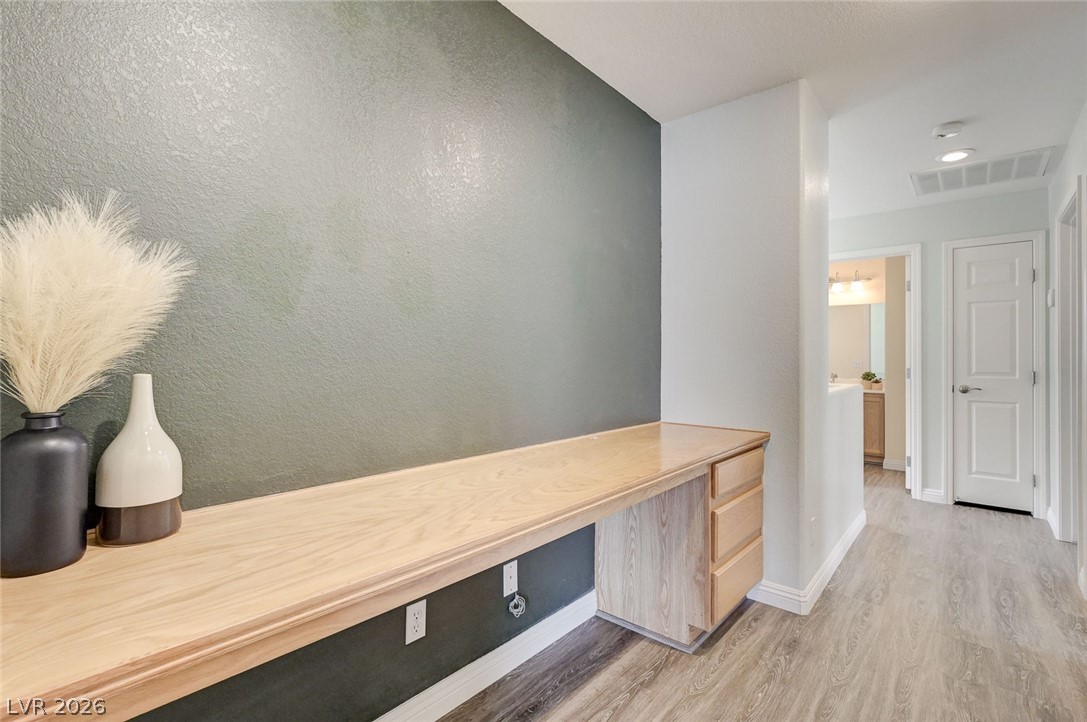 6333 Currant Lake Way