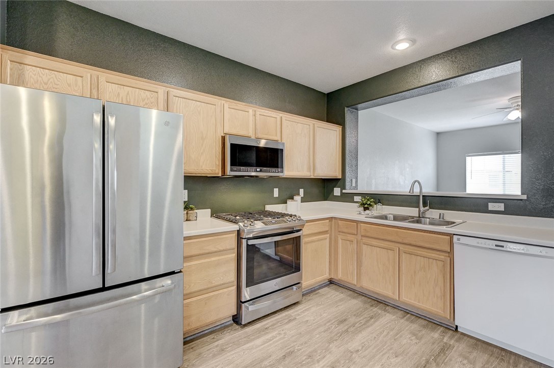 6333 Currant Lake Way