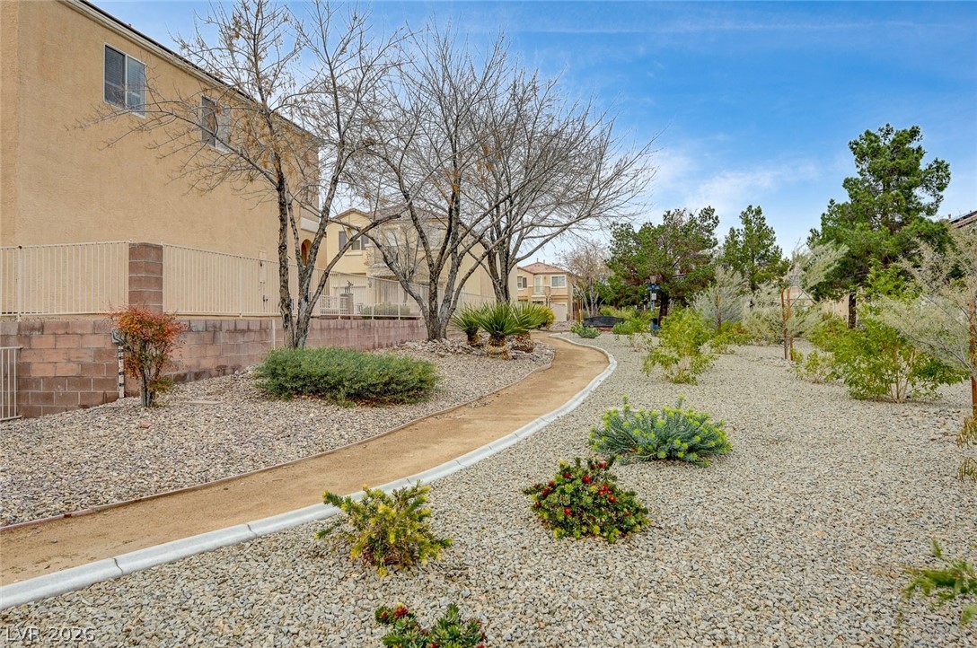 6333 Currant Lake Way