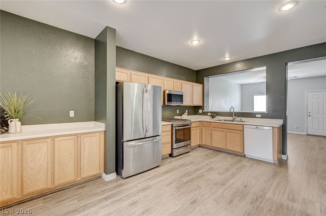 6333 Currant Lake Way