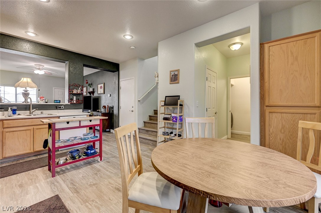 6333 Currant Lake Way