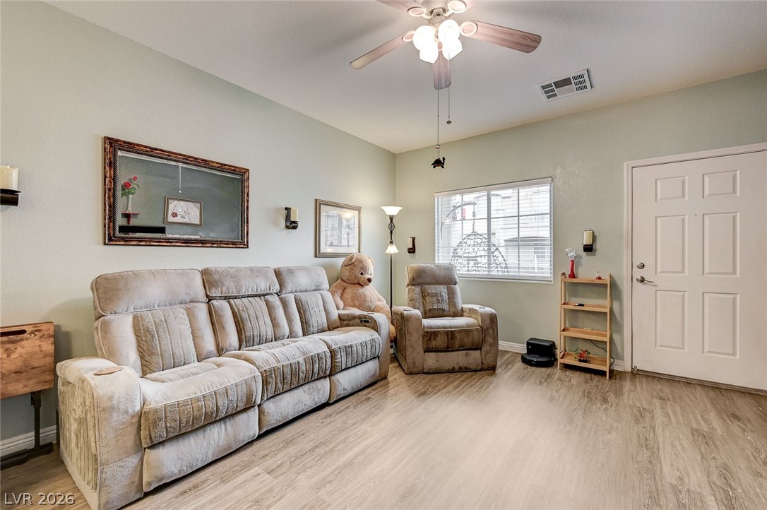 6333 Currant Lake Way