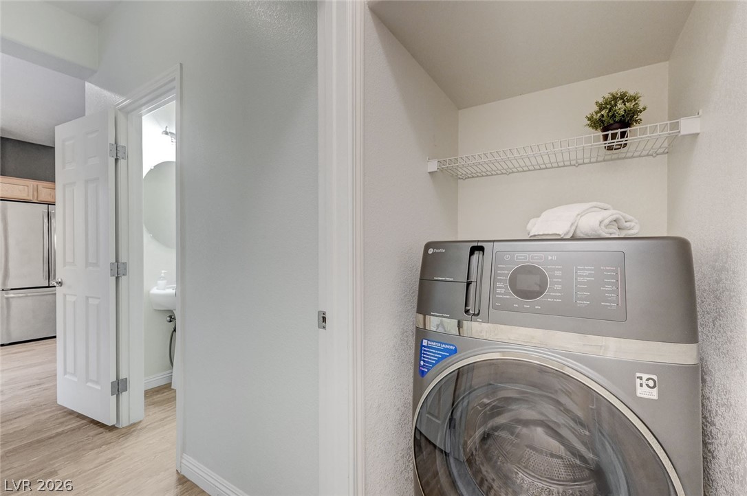 6333 Currant Lake Way