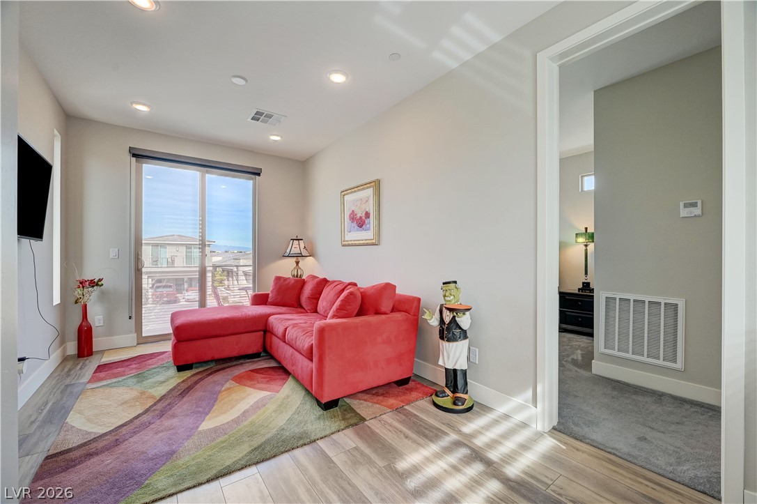 4315 Sunrise Flats Street