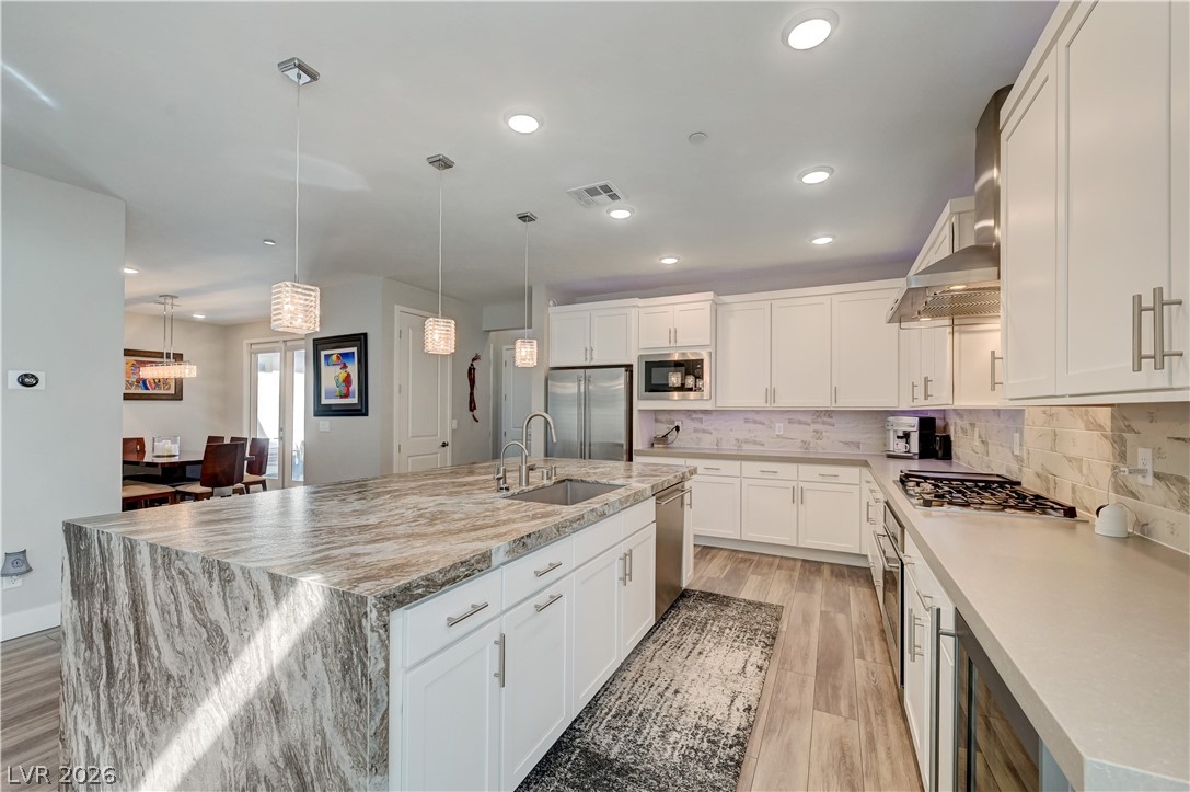 4315 Sunrise Flats Street