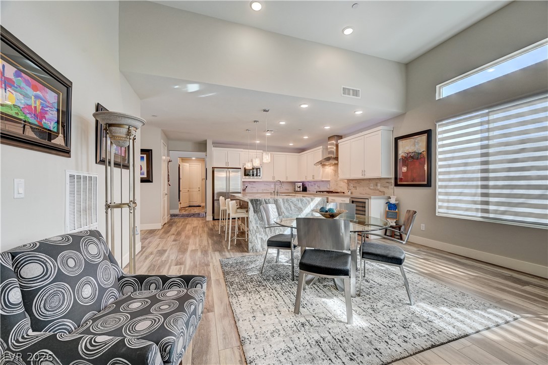 4315 Sunrise Flats Street