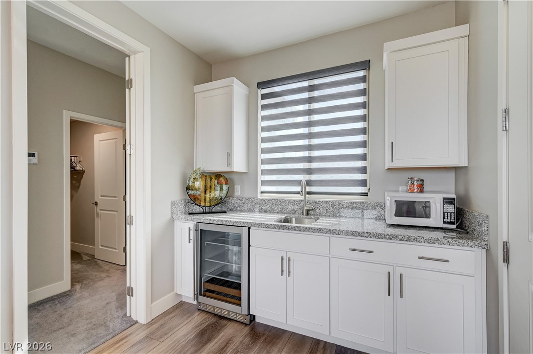 4315 Sunrise Flats Street