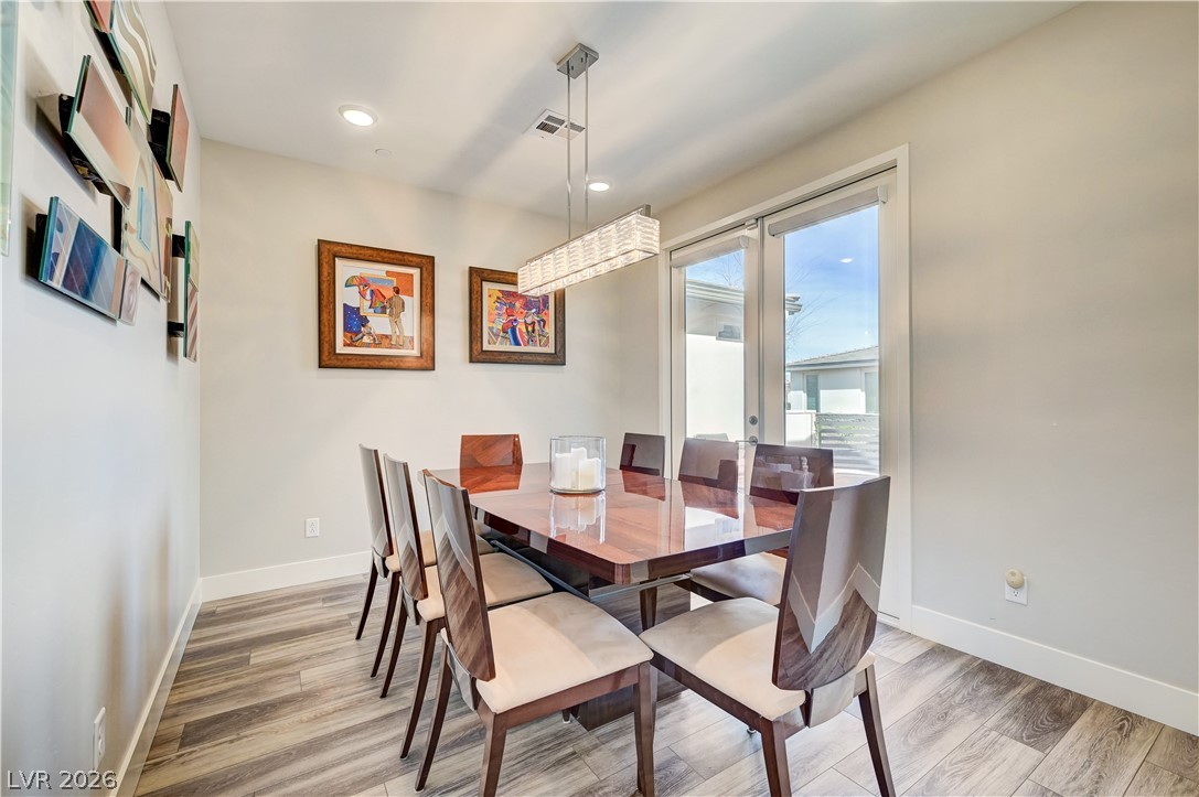 4315 Sunrise Flats Street