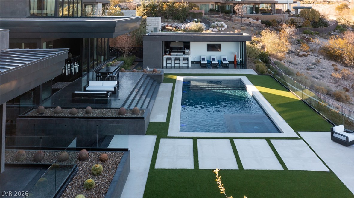 44 Hawk Ridge Drive
