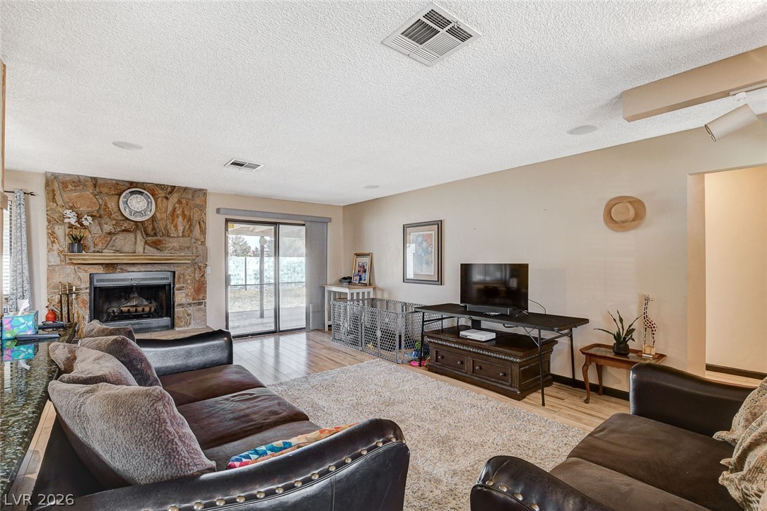 2215 Heavenly View Drive