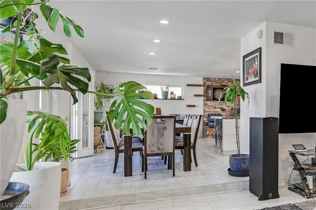 3972 Acapulco Avenue