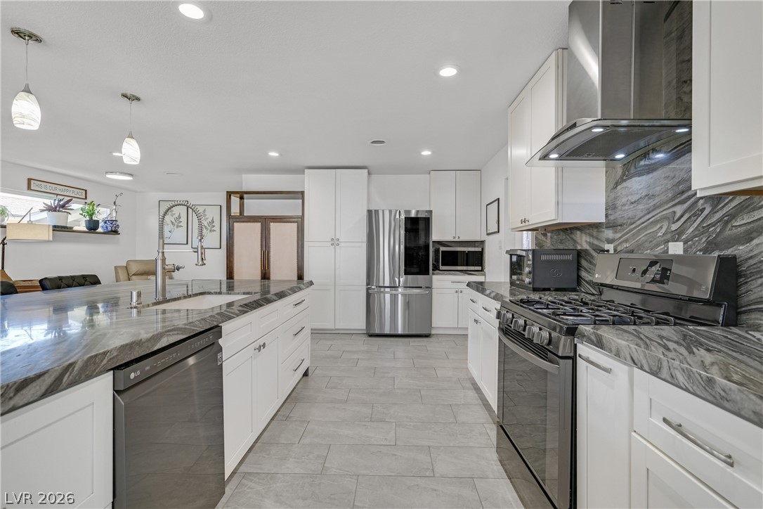 3972 Acapulco Avenue