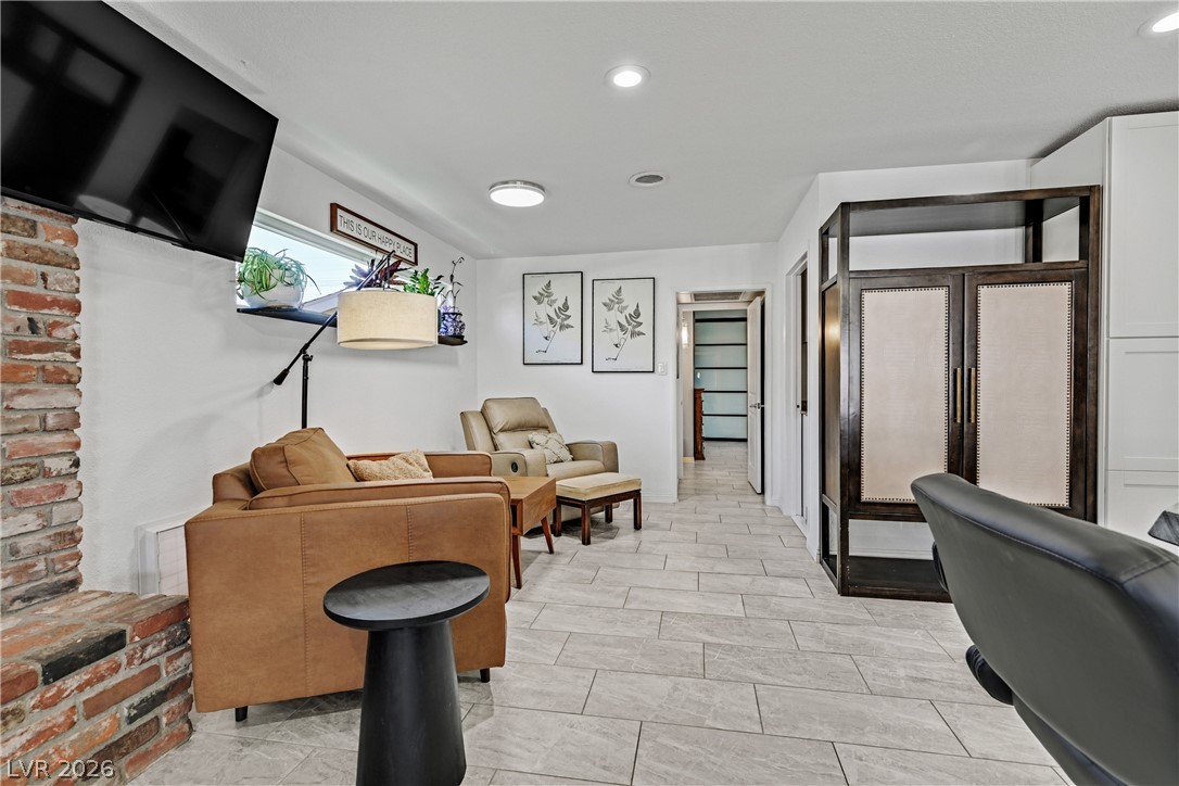 3972 Acapulco Avenue