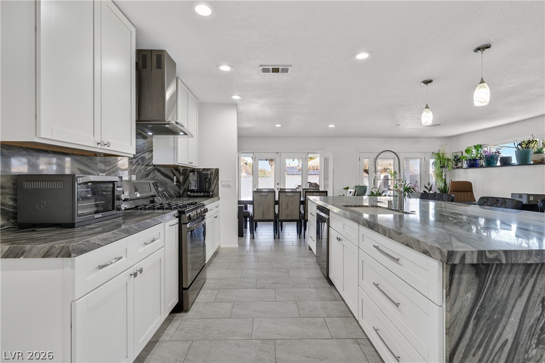 3972 Acapulco Avenue