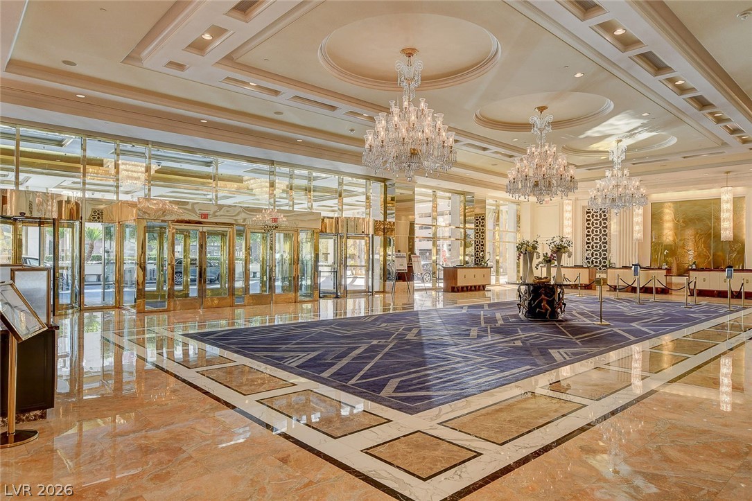 2000 North Fashion Show Drive 2916