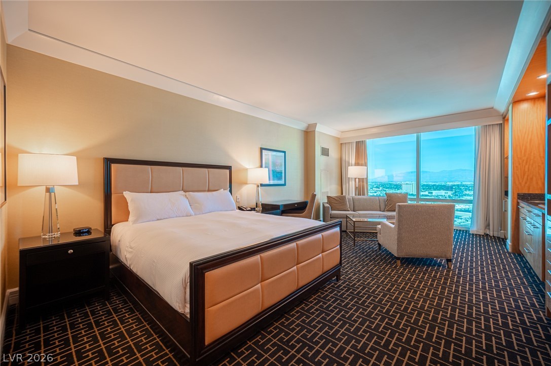 2000 North Fashion Show Drive 2917