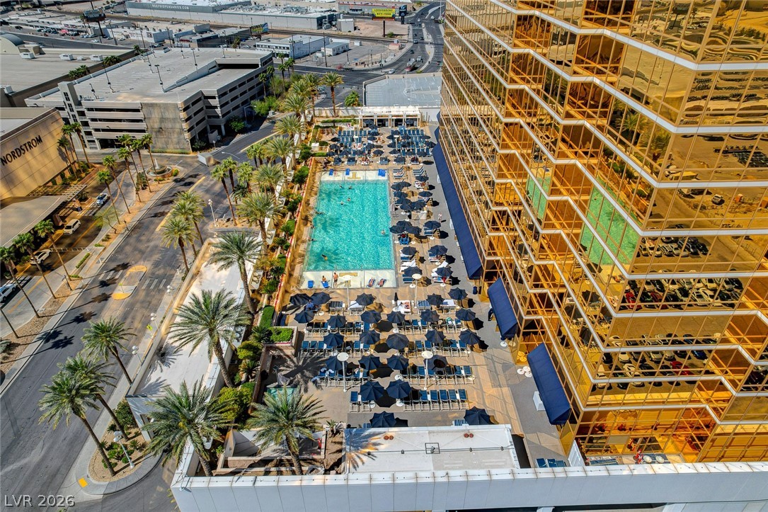 2000 North Fashion Show Drive 2917