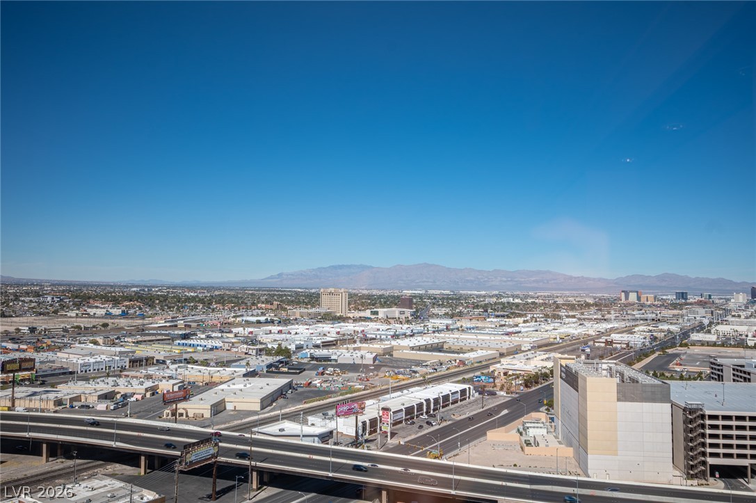 2000 North Fashion Show Drive 2917