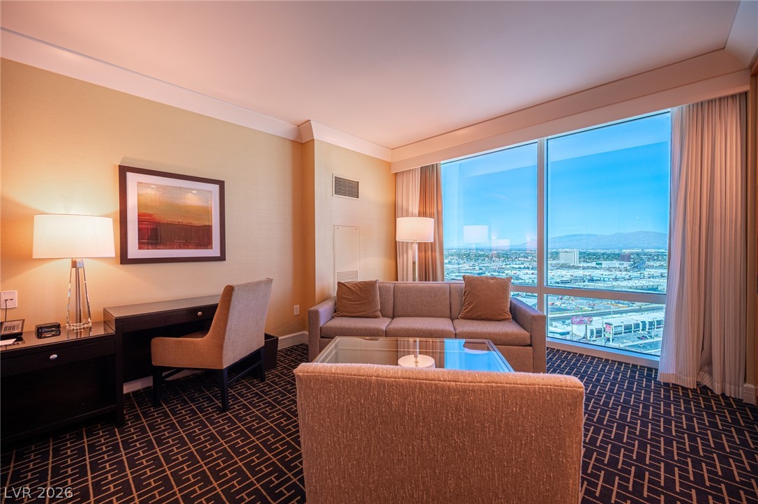 2000 North Fashion Show Drive 2917