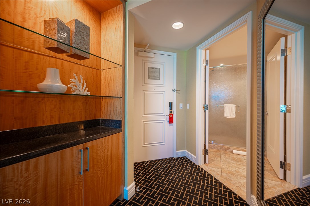 2000 North Fashion Show Drive 2917