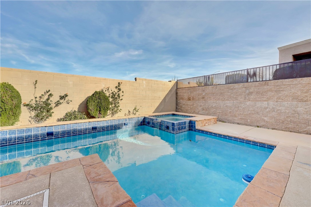 2258 Sandstone Cliffs Drive