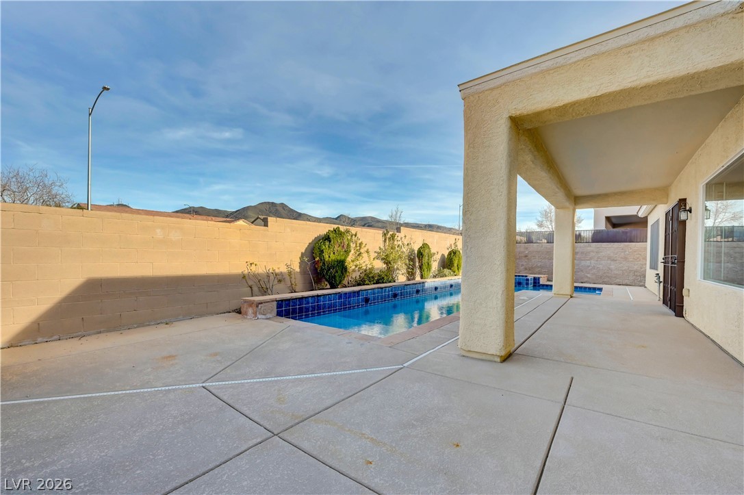 2258 Sandstone Cliffs Drive