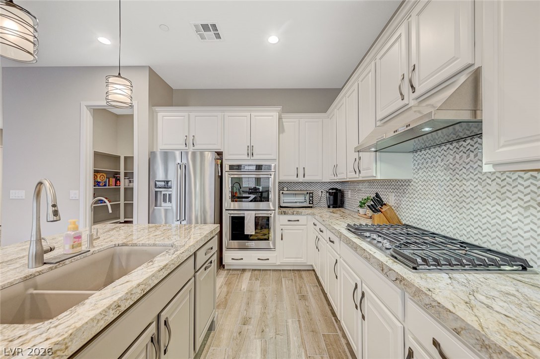 3391 Peak View Avenue