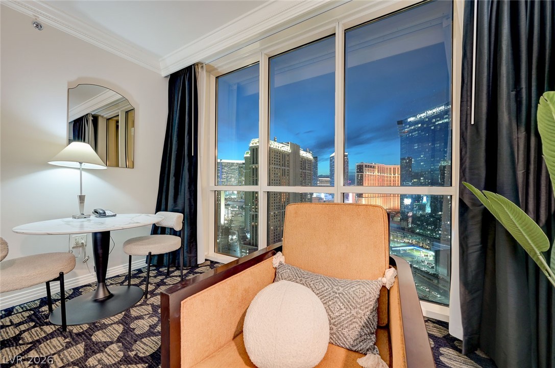 135 East Harmon Avenue 2211