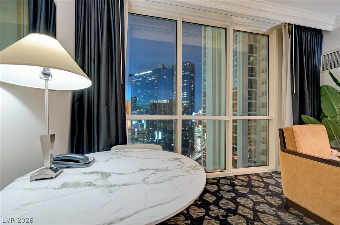 135 East Harmon Avenue 2211