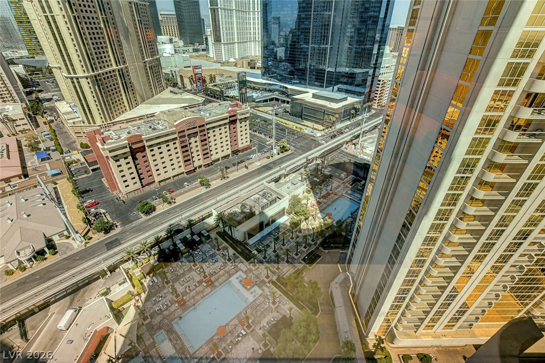 135 East Harmon Avenue 2211