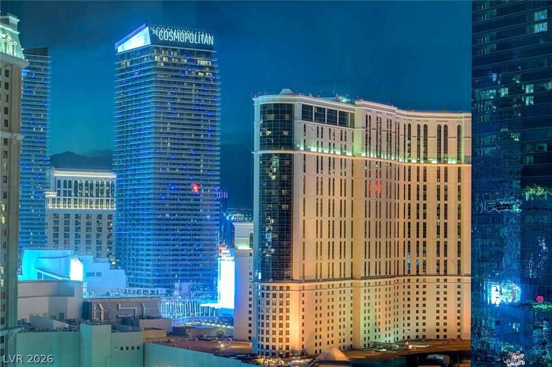 135 East Harmon Avenue 2211