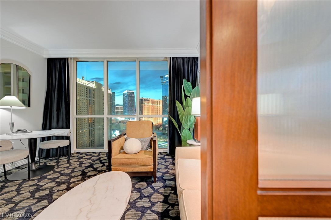 135 East Harmon Avenue 2211