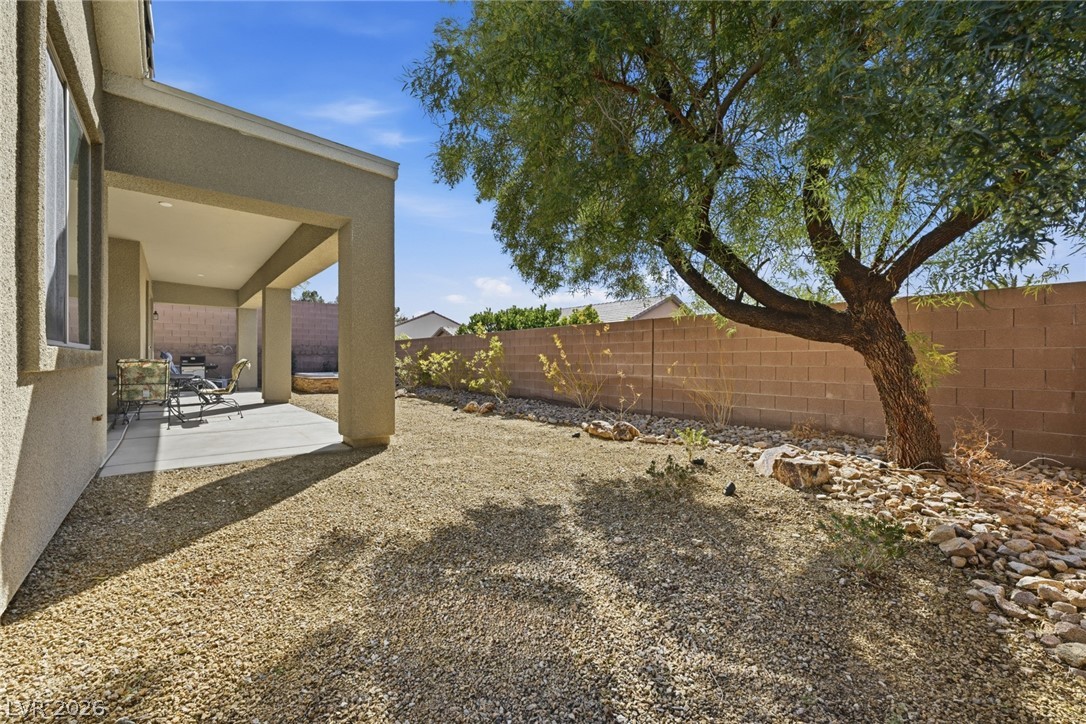 2677 La Boutique Street