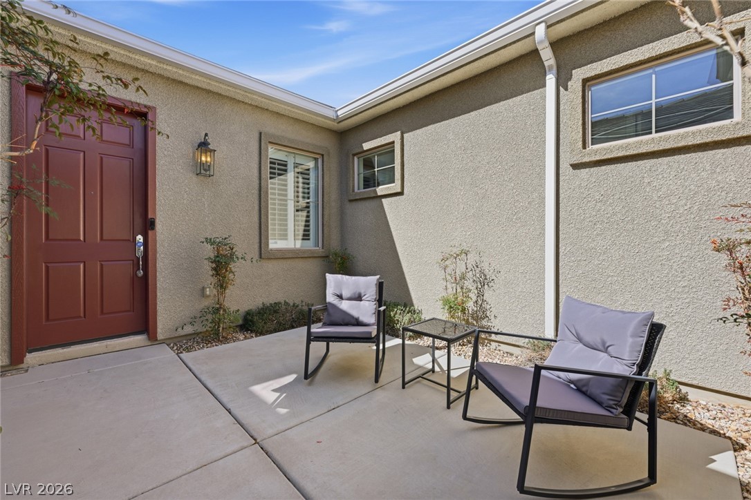 2677 La Boutique Street