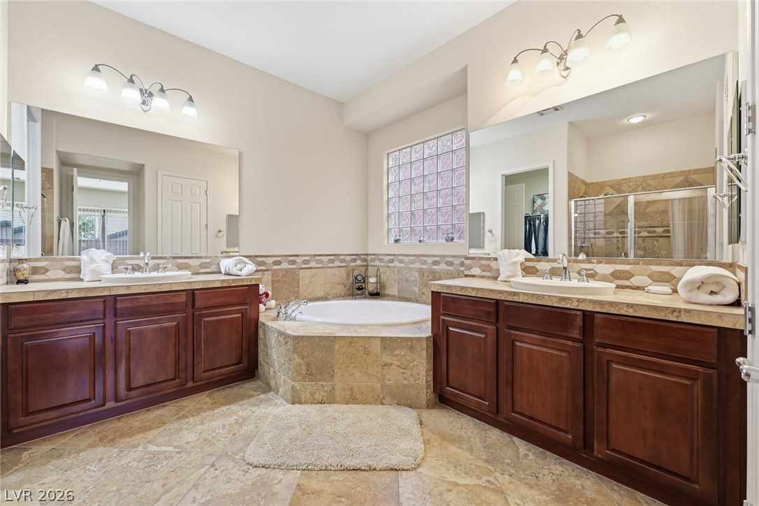 2677 La Boutique Street