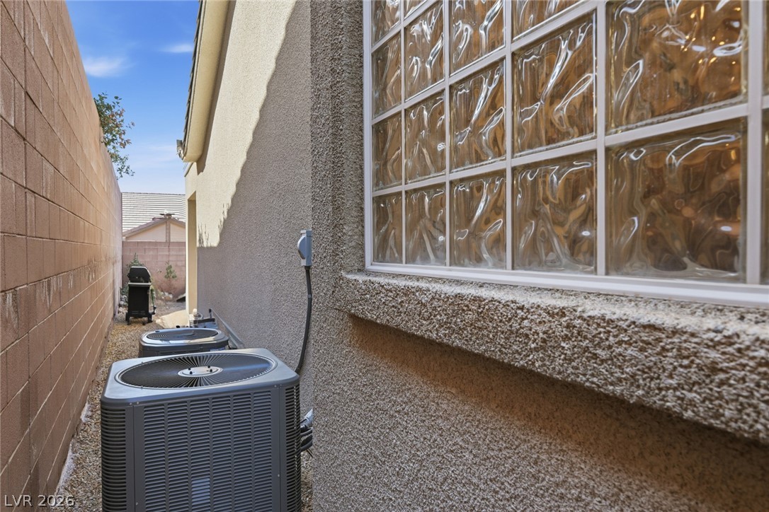 2677 La Boutique Street