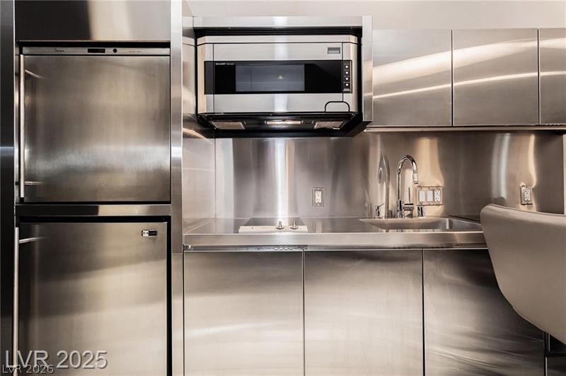 4381 West Flamingo Road 1809