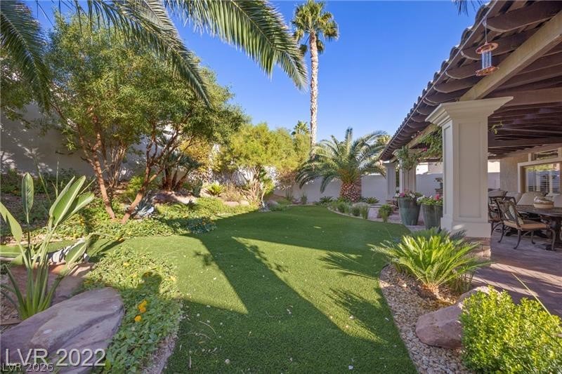 21 Woodcarver Street