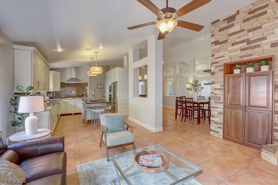 1812 Stablegate Avenue