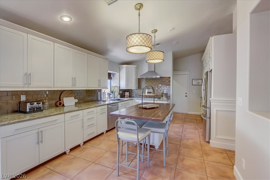 1812 Stablegate Avenue