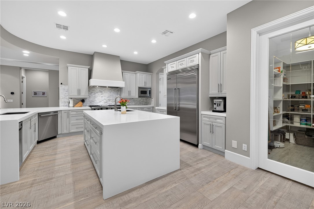 2279 Candlestick Avenue